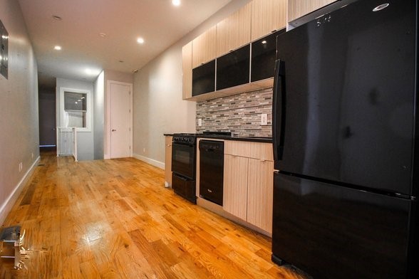 Foto principal - 77 Jefferson Ave