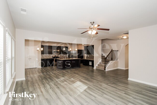 Foto del edificio - 3 Miles Dr