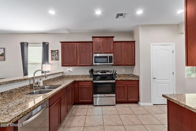 Building Photo - 25447 W Heathermoor Dr