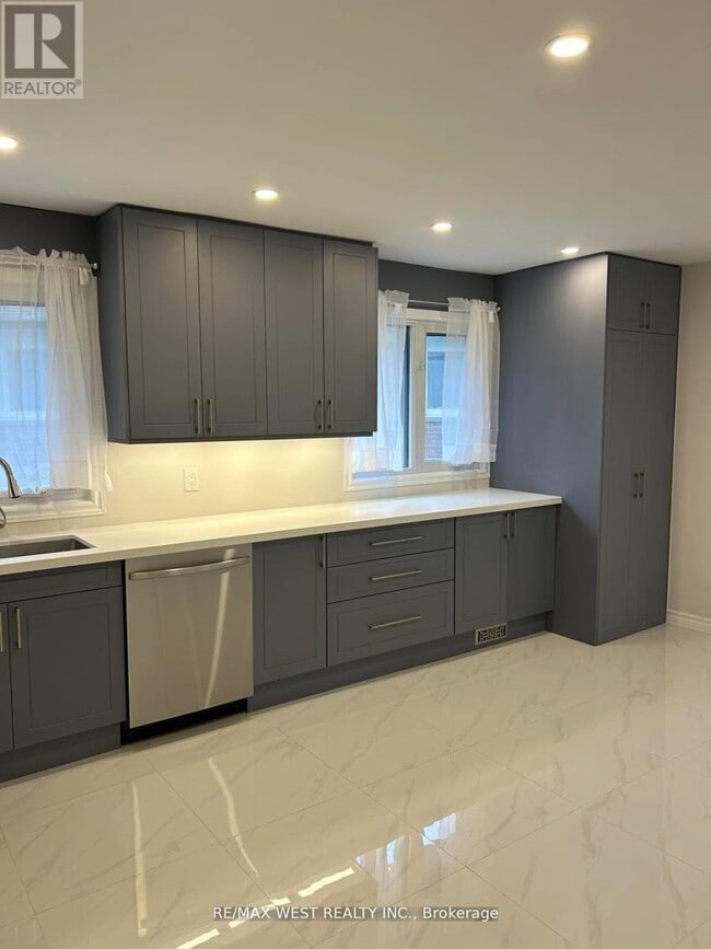 Building Photo - 21 Tamora Ct