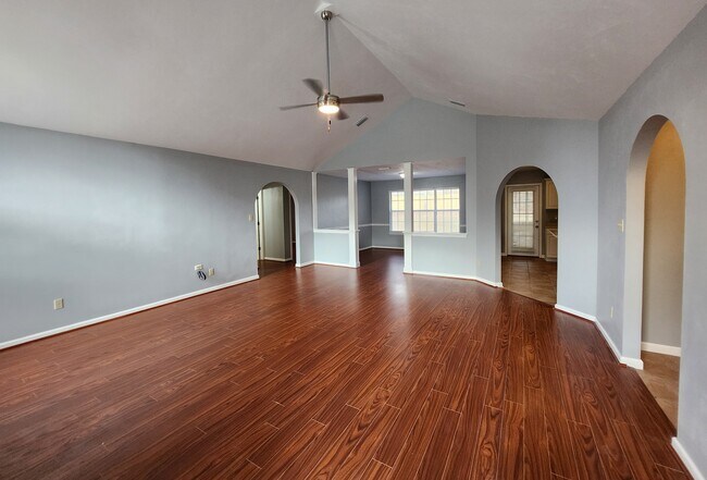 Building Photo - 5742 Countryside Dr