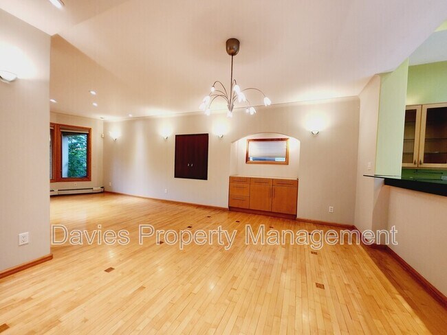 Building Photo - 9737-9793 93 Ave NW