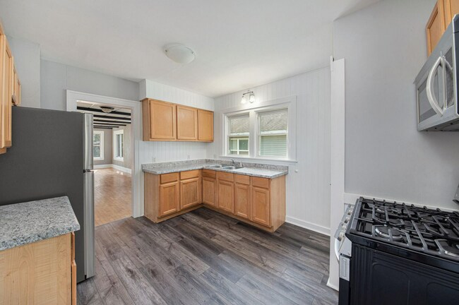 Foto del edificio - 817 Dorchester Ave SW