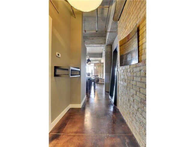 Building Photo - 901 N 3rd St