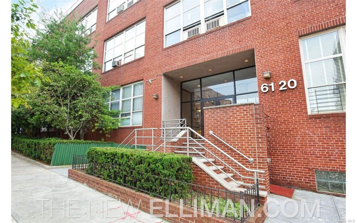 Primary Photo - 61-20 Woodside Ave