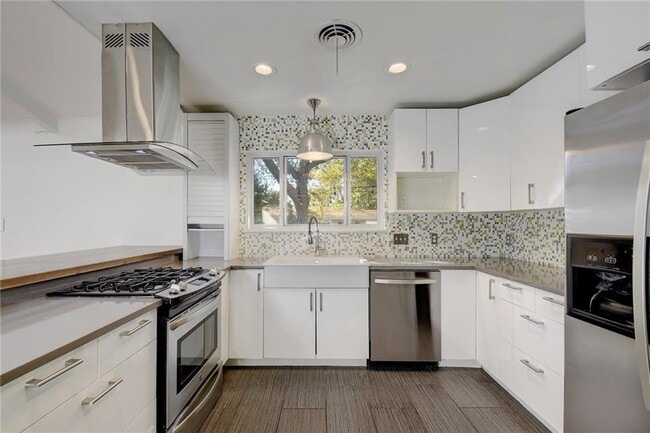 Foto del edificio - 3005 White Rock Dr