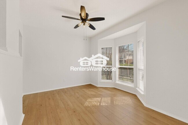 Foto del edificio - 4918 Silverweed Dr