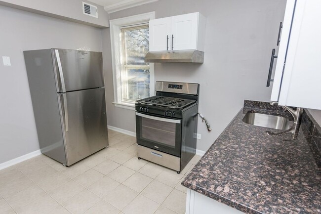 Foto del edificio - 1123 E 81st St