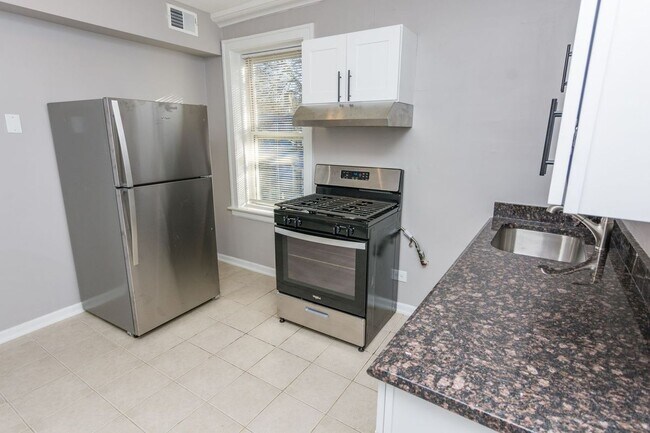 Foto del edificio - 1125 E 81st St