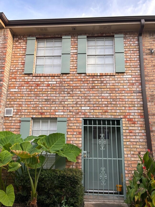 Building Photo - 1715 Moritz Dr