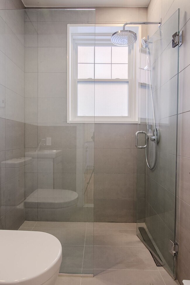 Photo du bâtiment - 5554 Rue Snowdon