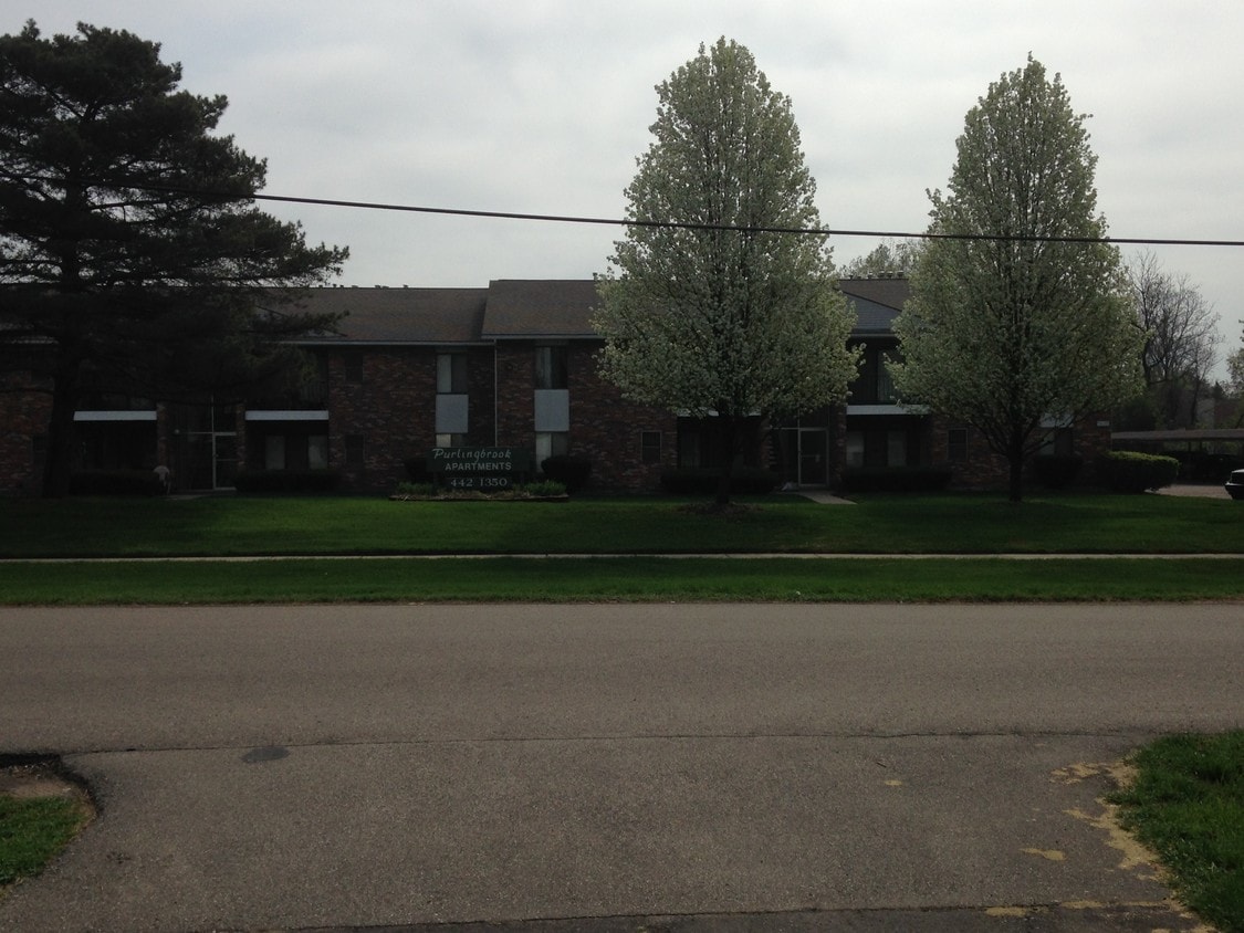 FRONT OF BLD - 20380 Purlingbrook St
