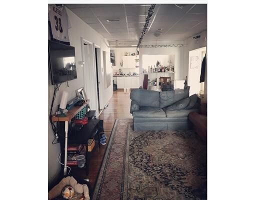 Primary Photo - 155-173 Border St