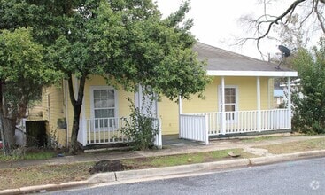 Building Photo - 2810 3rd Ave