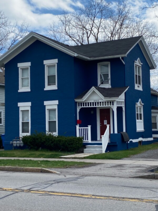 Primary Photo - 1050 S Plymouth Ave