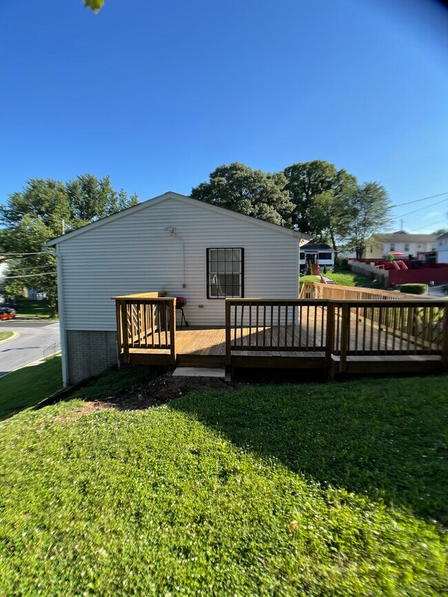 Building Photo - 5208 Doppler St