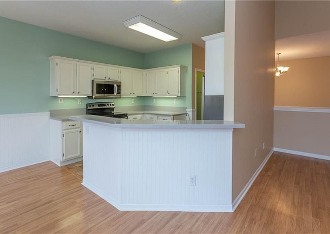 Building Photo - 608 Burr Oak Dr