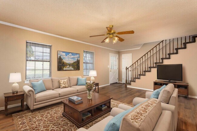Building Photo - Spacious 4BR House in Evensville