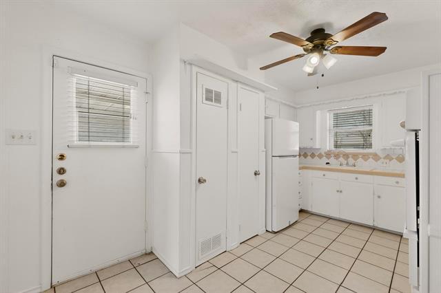 Building Photo - 4111 Kirby St