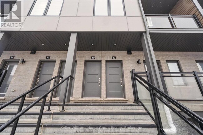 Building Photo - 940 St David St N