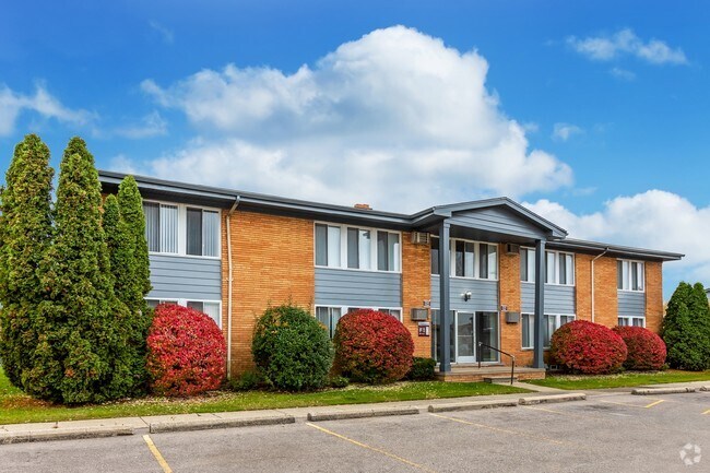 Apartments Near Schoenherr 13 Plaza In Warren Mi Apartments Com Apartments Near Schoenherr 13 Plaza In Warren Mi Apartments Com