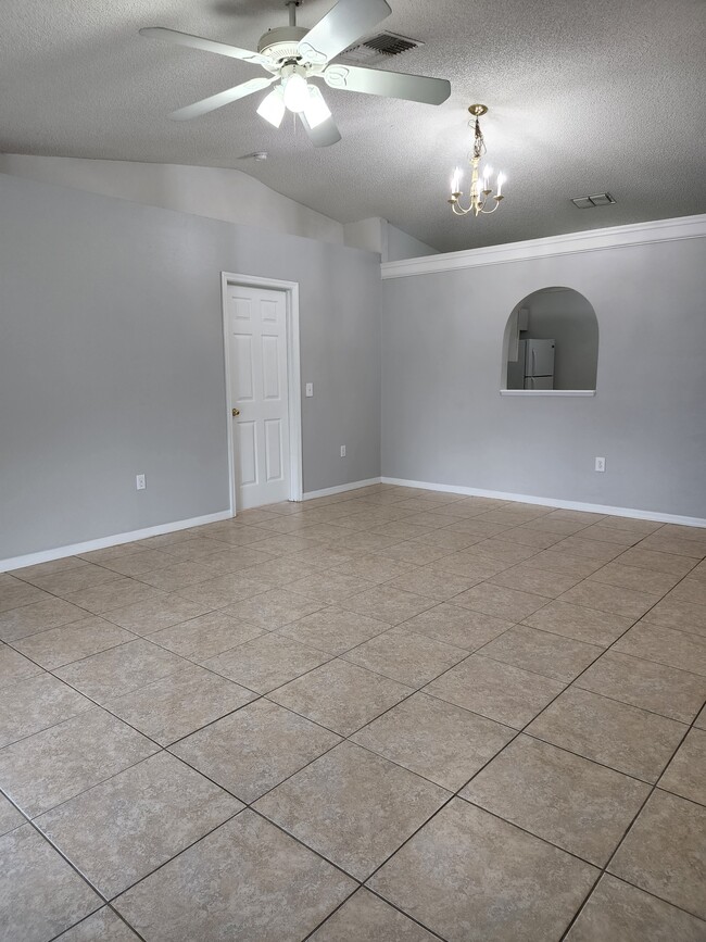 Foto del edificio - 4100 Mendenwood Ln