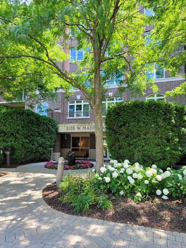 Building Photo - 5105 Madison St