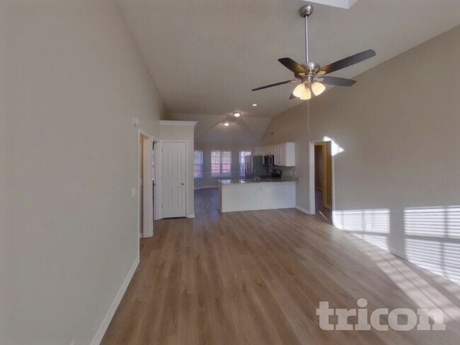 Foto del edificio - 3415 Hardwood Dr