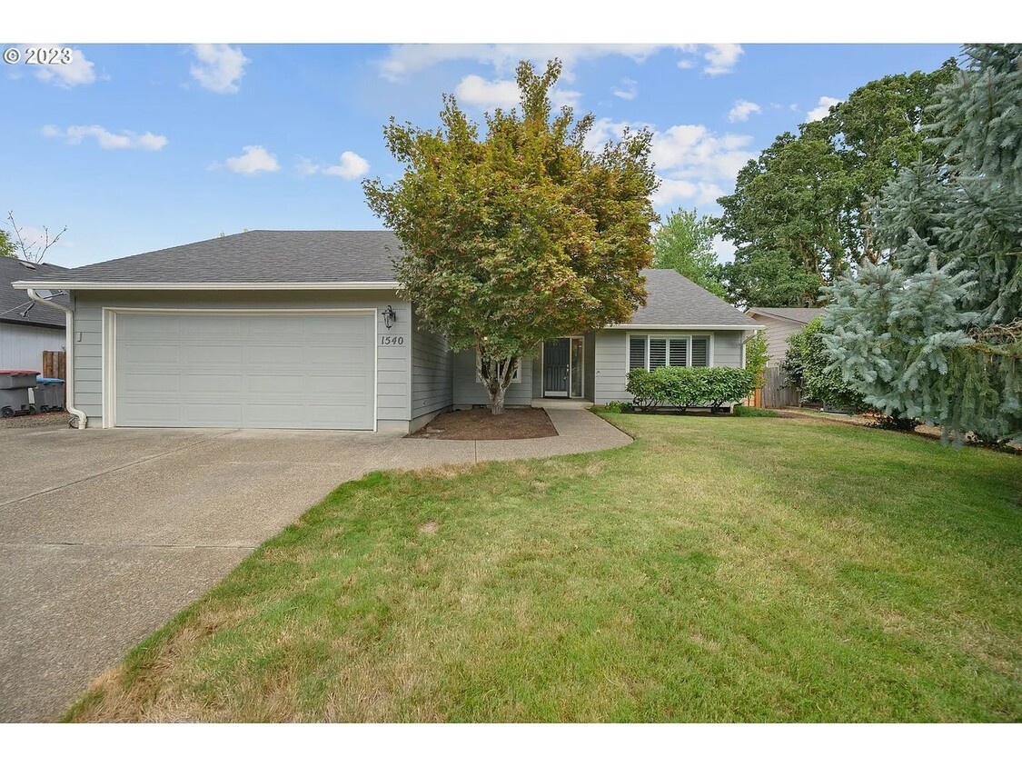 Foto principal - Nice 3 Bedroom, 2 Bath Home in McMinnville...