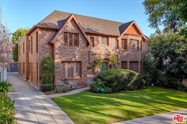 Foto del edificio - 1260 Flores St