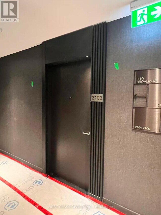 Photo du bâtiment - 110 Broadway Ave