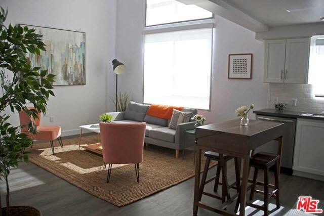 Foto del edificio - 5455 Inglewood Blvd