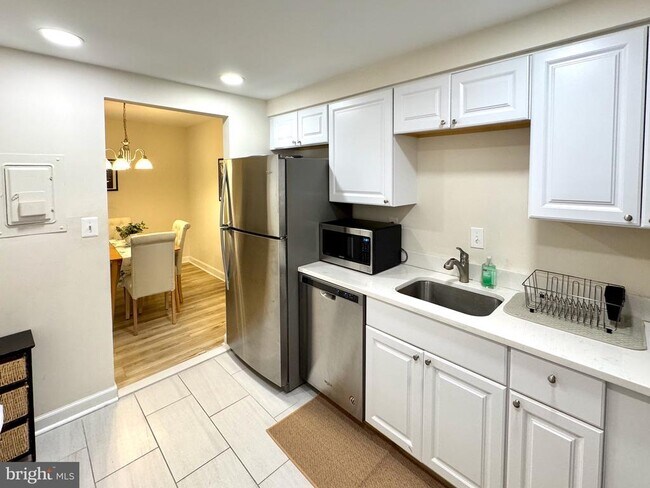 Foto del edificio - 7680 Tremayne Pl