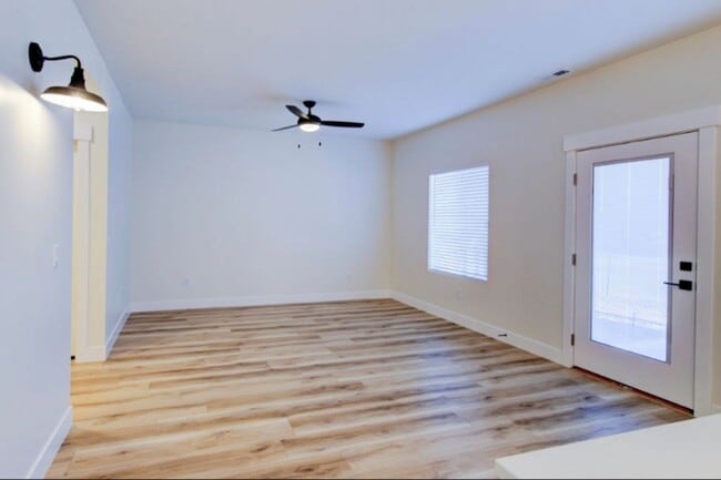 Building Photo - 2875 W Cody Dr