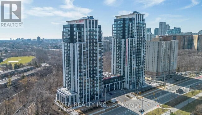 Photo du bâtiment - 204-1204 Burnhamthorpe Rd E
