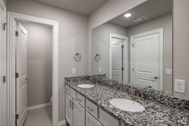 2BR, 2,5 BARRAS - Baño principal - Buckeye Crossing Townhomes