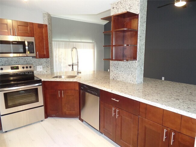 Foto del edificio - 3417 NW 44th St