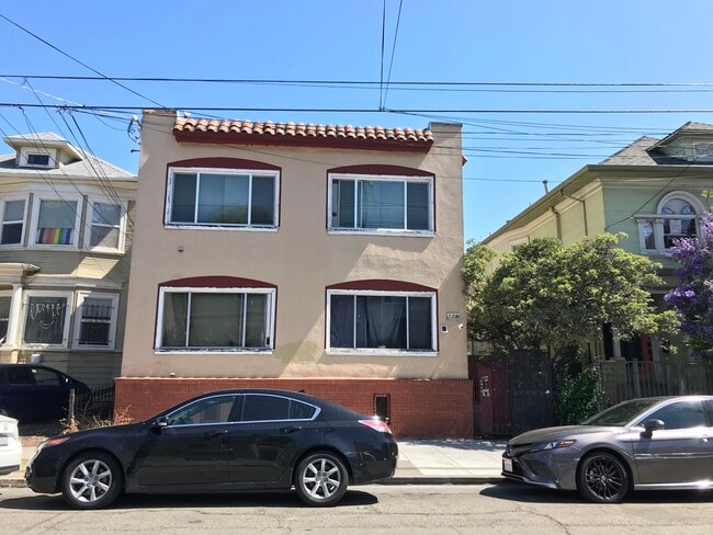 Building Photo - 524 25th St