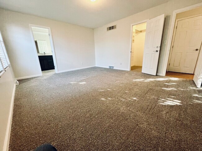 Foto del edificio - 7065 E Princeton Ave