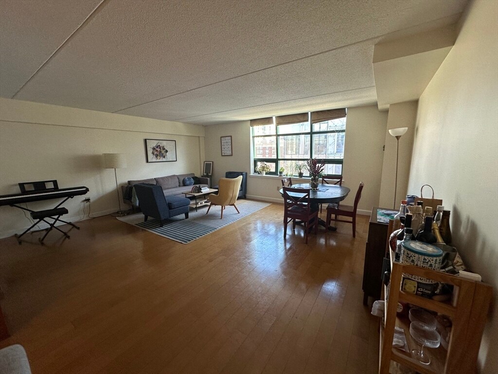 Foto principal - 108 Peterborough St