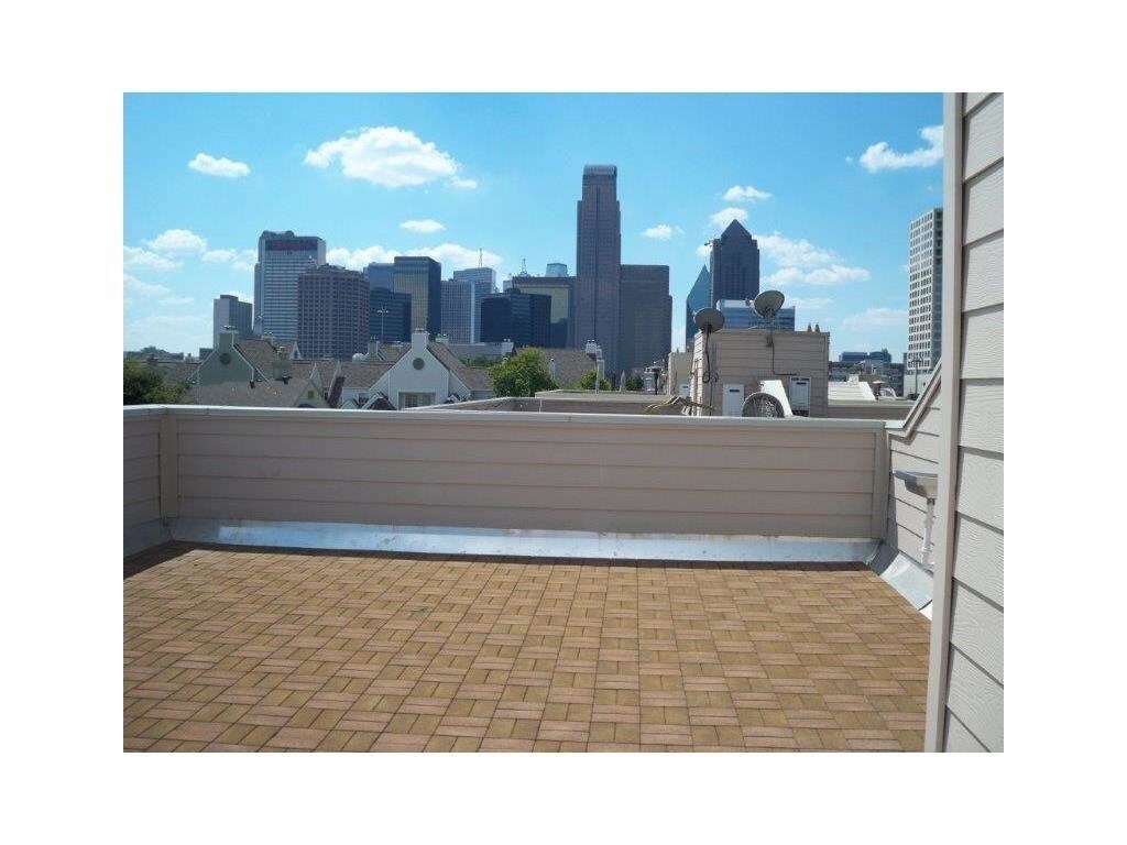 Primary Photo - 3134 Ross Ave