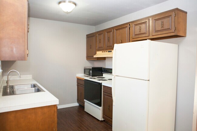 Building Photo - 1503 W Rolling Oaks Dr
