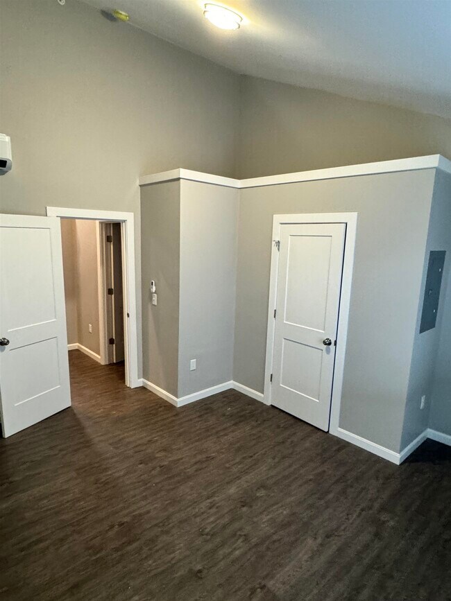Building Photo - 50 Monarch Wy