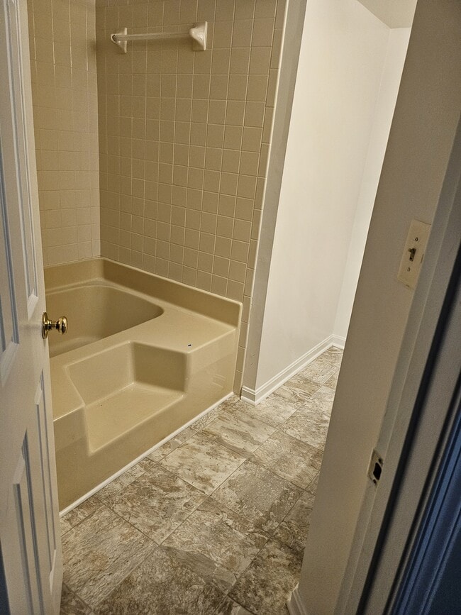 Building Photo - 2510 Airy Hill Cir
