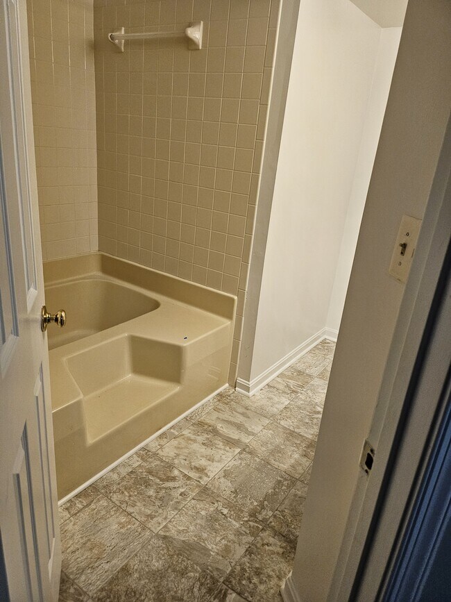 Foto del edificio - 2510 Airy Hill Cir