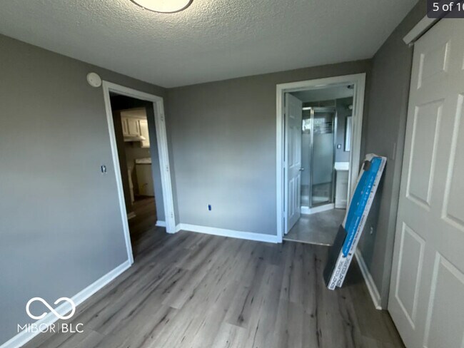 Foto del edificio - 610 Ingomar St