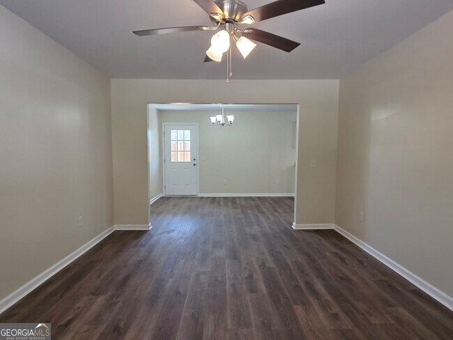 Building Photo - 113 Towne Pk E Dr