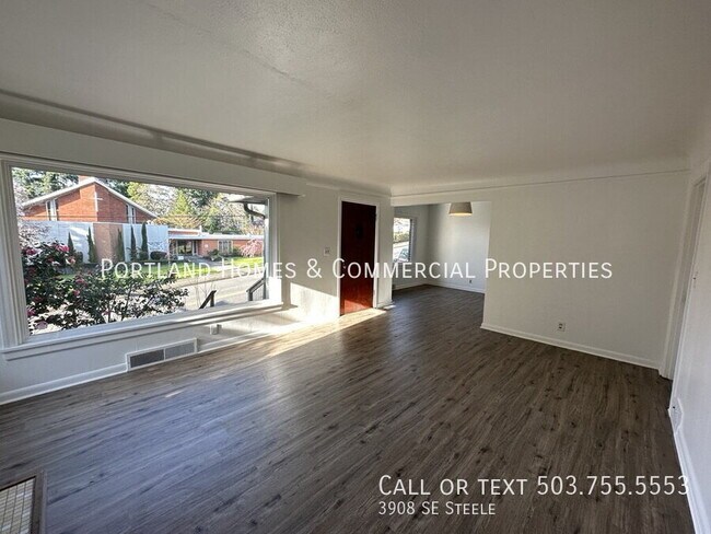 Building Photo - 3908 SE Steele-