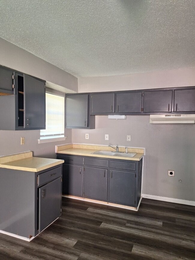 Foto del edificio - Great Property in quite Neighborhood