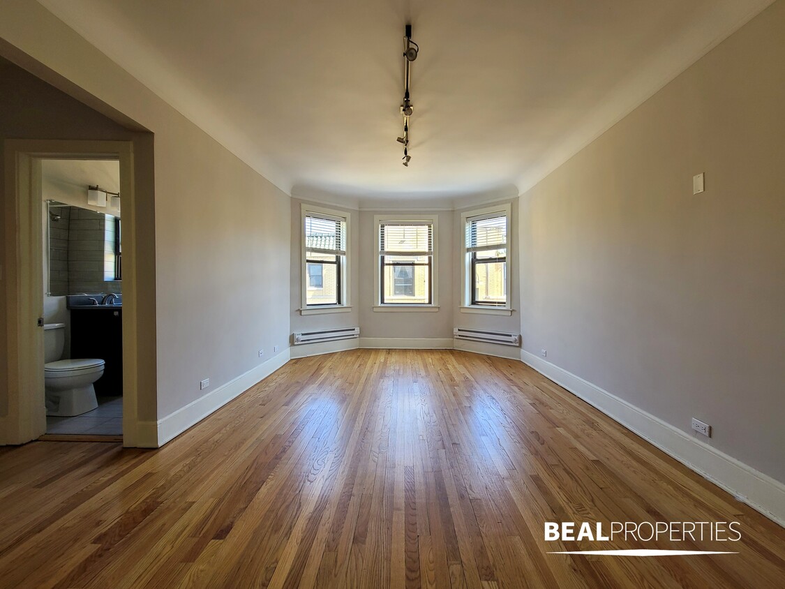 Foto principal - 2317 N Rockwell St